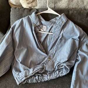 Cropped button up